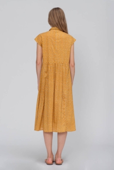 Robe imprimée de couleur moutarde Colores C0018569